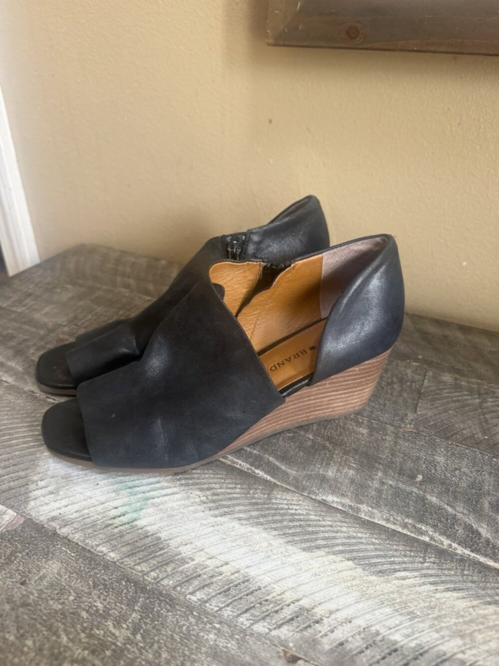 Lucky Brand Womens Tylera Bootie Black Leather Zip Wedge Open Toe Cut Out Sz 8